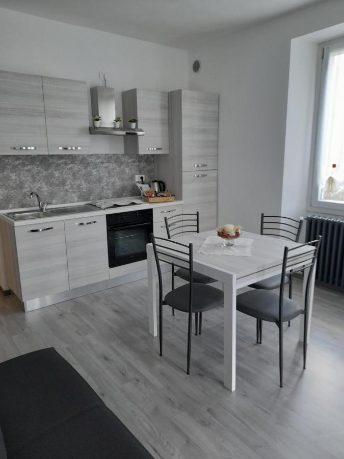 Lescen White Residence - Lake View Lezzeno Exteriör bild